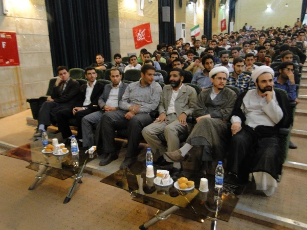 حضور دانشجویان پردیس در مراسم شبی با شهداء