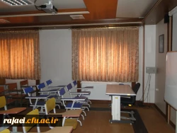 نصب پرده و آماده سازی کلاسها برای سال تحصیلی جدید