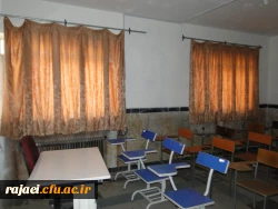 نصب پرده و آماده سازی کلاسها برای سال تحصیلی جدید