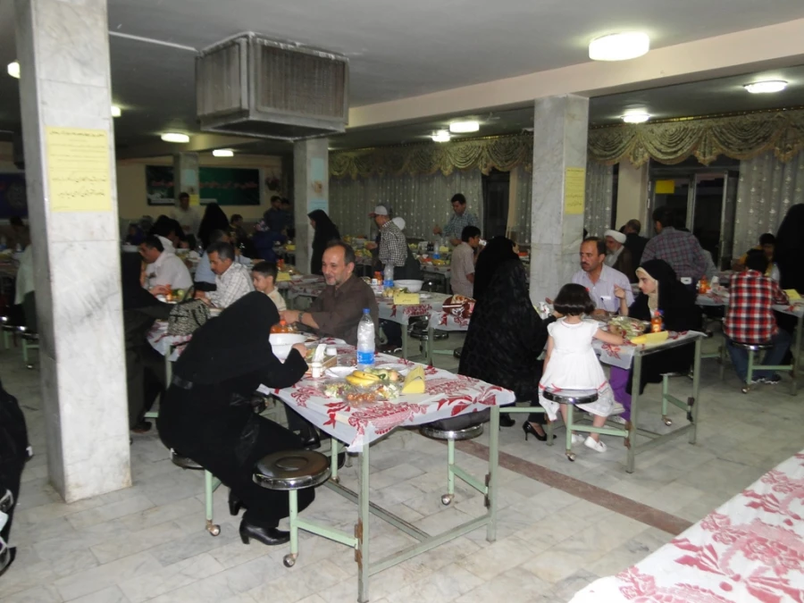 احیا شعائر دینی (افطاریه)