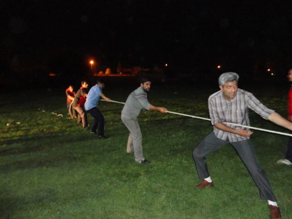 مسابقه طناب کشی بین تیمهای حاضر در دومین المپیاد ورزشی کارکنان، مدرسین و اعضای هیات علمی دانشگاه فرهنگیان