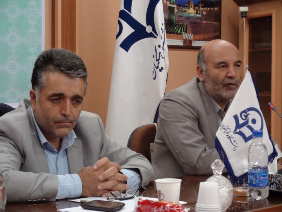 مراسم تجلیل از کارکنان ایثارگر پردیس شهید رجایی آذربایجان غربی