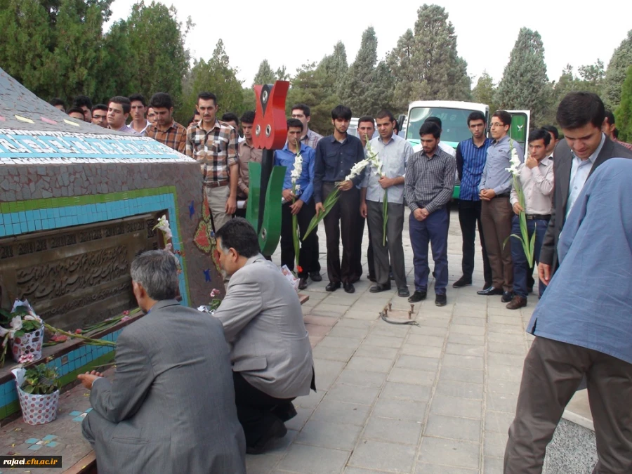 مراسم غبار روبی مزار شهدا به مناسبت بزرگداشت هفته دفاع مقدس 2