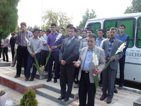 مراسم غبار روبی مزار شهدا به مناسبت بزرگداشت هفته دفاع مقدس 16