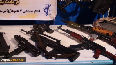 بازدید دانشجو معلمان پردیس شهید رجایی ارومیه از نمایشگاه دفاع مقدس