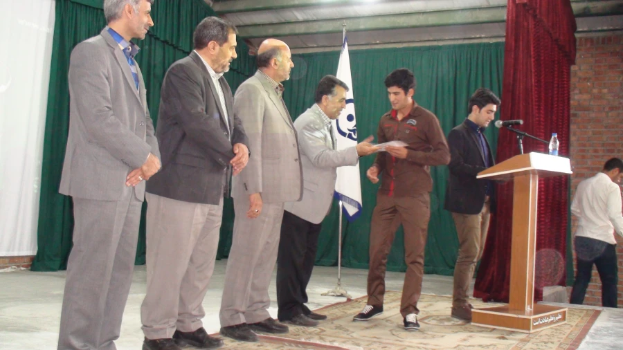 برگزاری مراسم به مناسبت عید سعید غدیر خم با حضور کلیه دانشجویان در سالن اجتماعات جدیدالاحداث 400 نفری پردیس 3