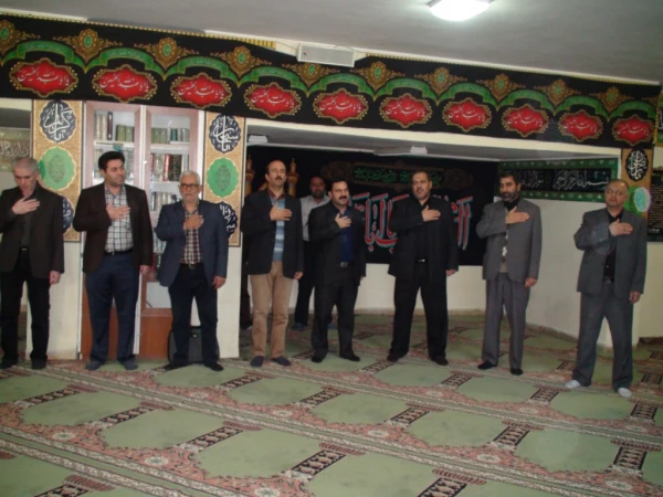 برگزاری مراسم پرفیض قرائت زیارت عاشورا با حضور همکاران اداری و اساتید پردیس 5