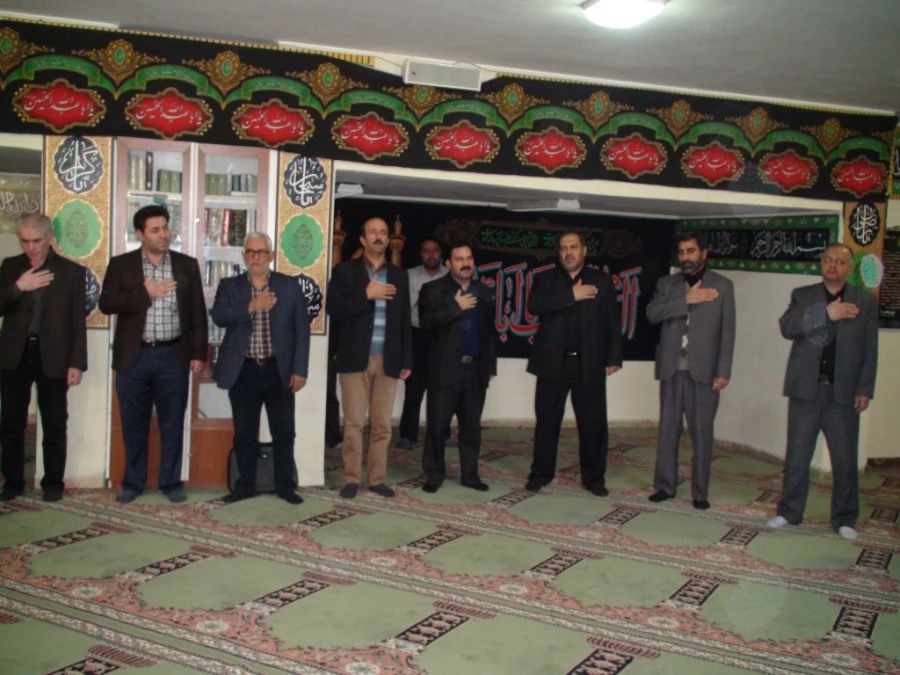 برگزاری مراسم پرفیض قرائت زیارت عاشورا با حضور همکاران اداری و اساتید پردیس 5