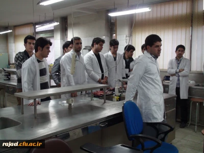 بازدید روسای پردیسهای دانشگاه فرهنگیان، معاون برنامه ریزی و توسعه مدیریت و مسئولان پژوهشکده تعلیم و تربیت اداره کل آموزش و پرورش استان از آزمایشگاههای پردیس شهید رجایی
