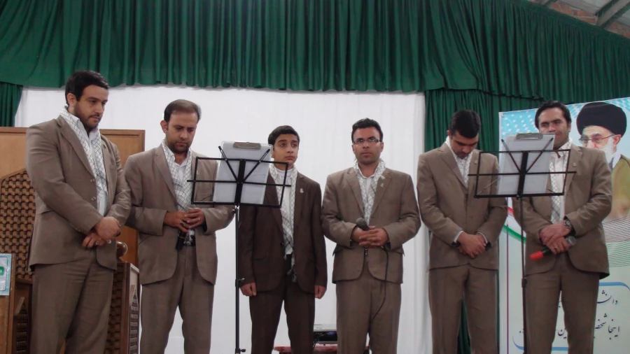 برگزاری محفل انس با قرآن بمناسبت گرامیداشت هفته بسیج با حضور نفر اول مسابقات بین المللی 4