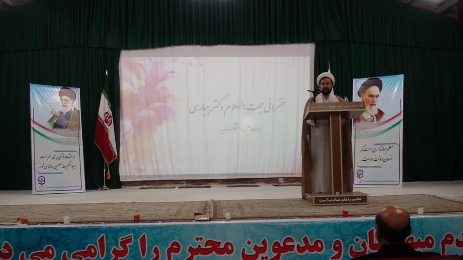 برگزاری مراسم باشکوه گرامیداشت روز دانشجو 8