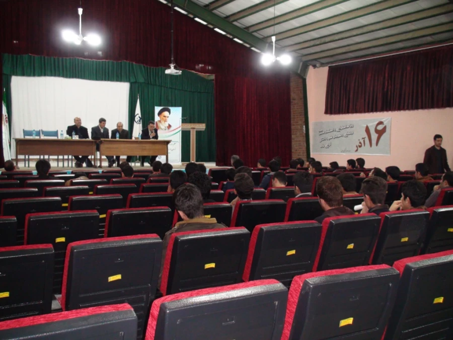 برگزاری جلسه پرسش و پاسخ به سئوالات دانشجو معلمان  5