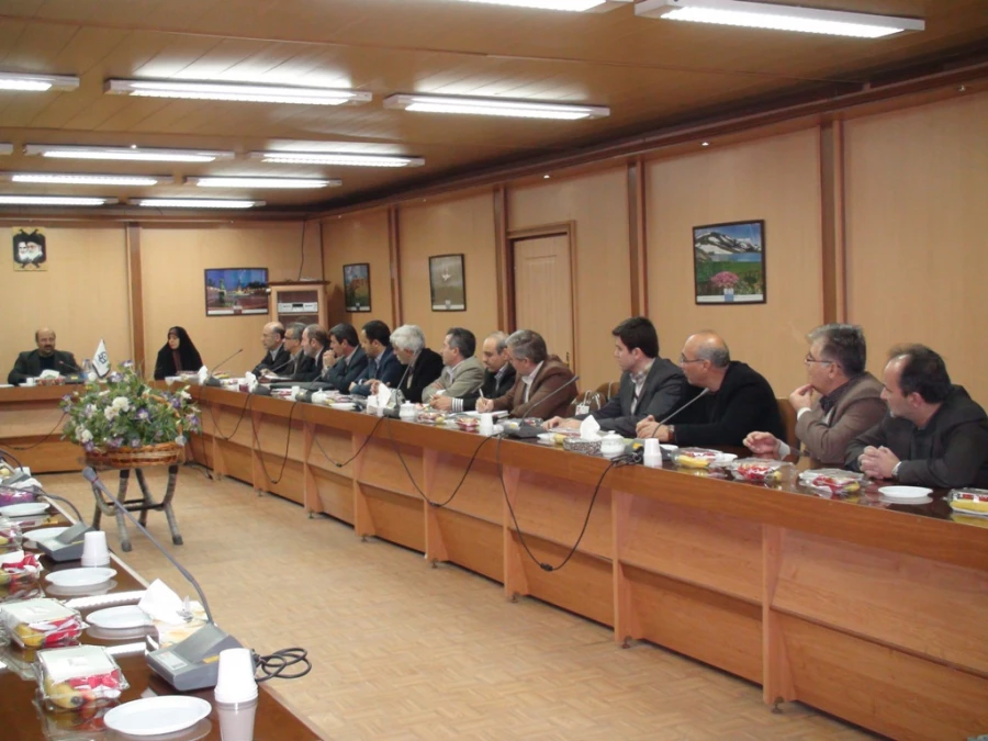 جلسه معاونت محترم آموزشی و تحصیلات تکمیلی جناب آقای دکتر موسی پور با اساتید پردیس شهید رجایی ارومیه 3