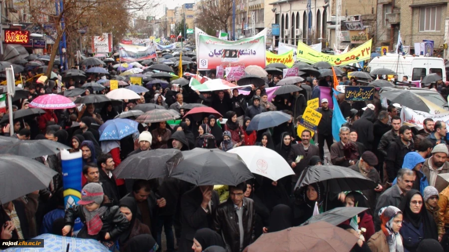 شرکت گسترده کارکنان، اساتید و دانشجویان پردیس شهید رجایی ارومیه در راهپیمایی یوم ا... 22 بهمن 4