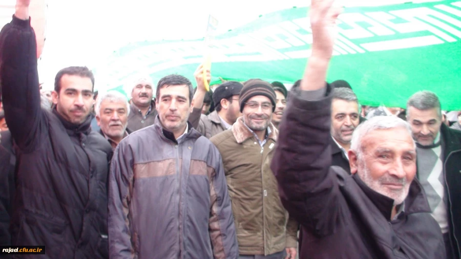 شرکت گسترده کارکنان، اساتید و دانشجویان پردیس شهید رجایی ارومیه در راهپیمایی یوم ا... 22 بهمن