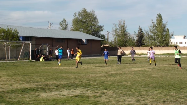 مسابقات ورزشی به مناسبت بزرگداشت هفته معلم در پردیس شهید رجایی ارومیه 5