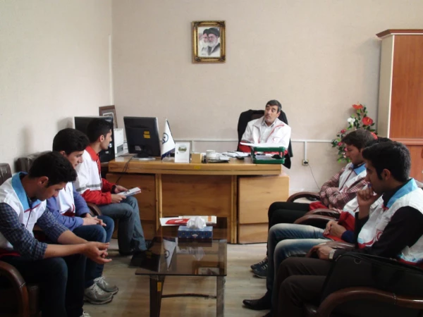 به مناسبت هفته هلال احمر

دیدار اعضای کانون هلال احمر پردیس شهید رجایی با معاون آموزشی و فرهنگی پردیس
 4