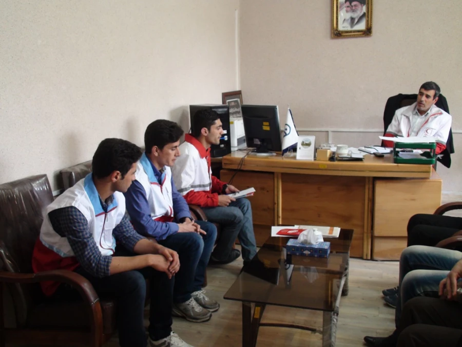 به مناسبت هفته هلال احمر

دیدار اعضای کانون هلال احمر پردیس شهید رجایی با معاون آموزشی و فرهنگی پردیس
 5