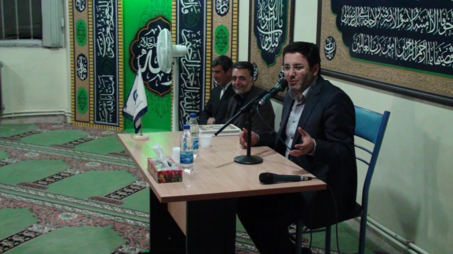 نشست صمیمی دانشجویان شرکت کننده در دوره حیات طیبه با جناب آقای دکتر جهانگیر زاده نماینده مردم ارومیه در مجلس شورای اسلامی