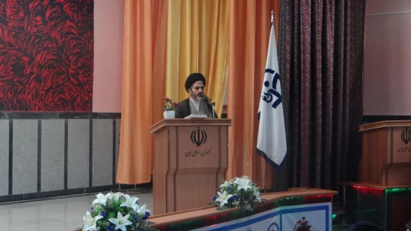 با حضور حجت الاسلام و المسلمین دادگر 

مراسم اختتامیه اردوی فرهنگی معرفتی حیات طیبه پردیس های  استان آذربایجان غربی برگزار شد . 8