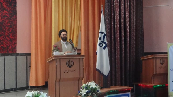 با حضور حجت الاسلام و المسلمین دادگر 

مراسم اختتامیه اردوی فرهنگی معرفتی حیات طیبه پردیس های  استان آذربایجان غربی برگزار شد . 9