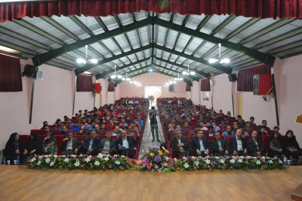 در پردیس شهید رجایی ارومیه 

دومین همایش کشوری پویش ویژه دانشجویان پژوهشگر دانشگاه فرهنگیان  آغاز گردید. 4