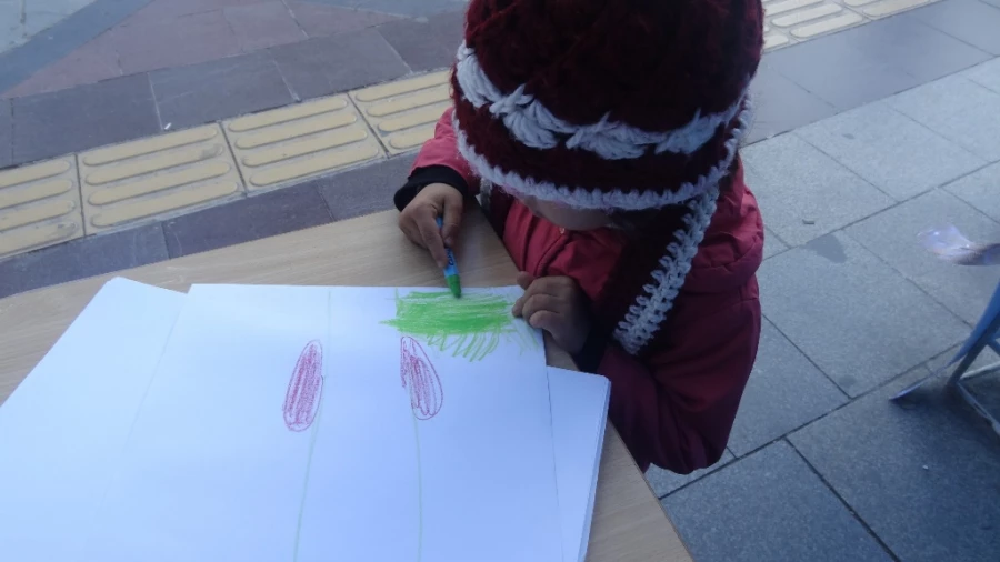 برپایی غرفه فرهنگی بمناسبت 13 آبان در میدان انقلاب ارومیه 6