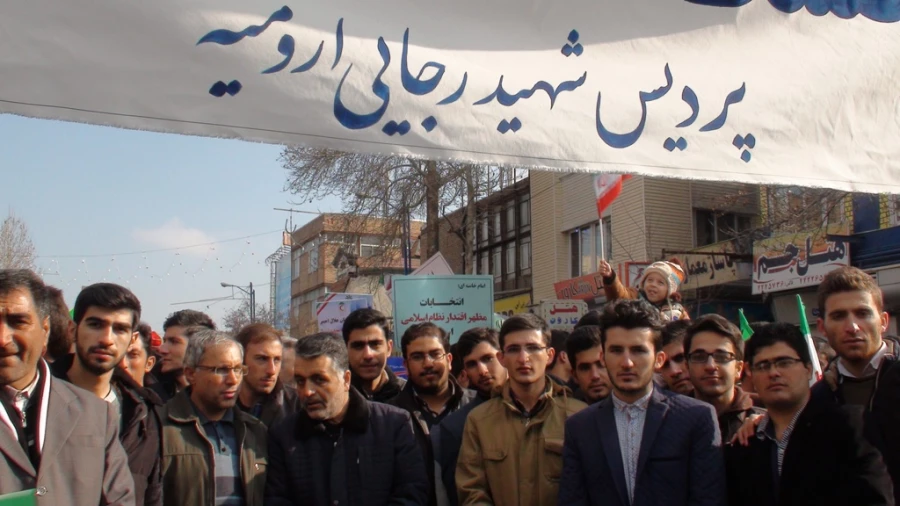 حضور پرشور و گسترده دانشجویان پردیس در راهپیمایی یوم ا... 22 بهمن 9