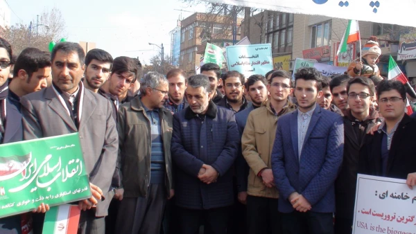 حضور پرشور و گسترده دانشجویان پردیس در راهپیمایی یوم ا... 22 بهمن