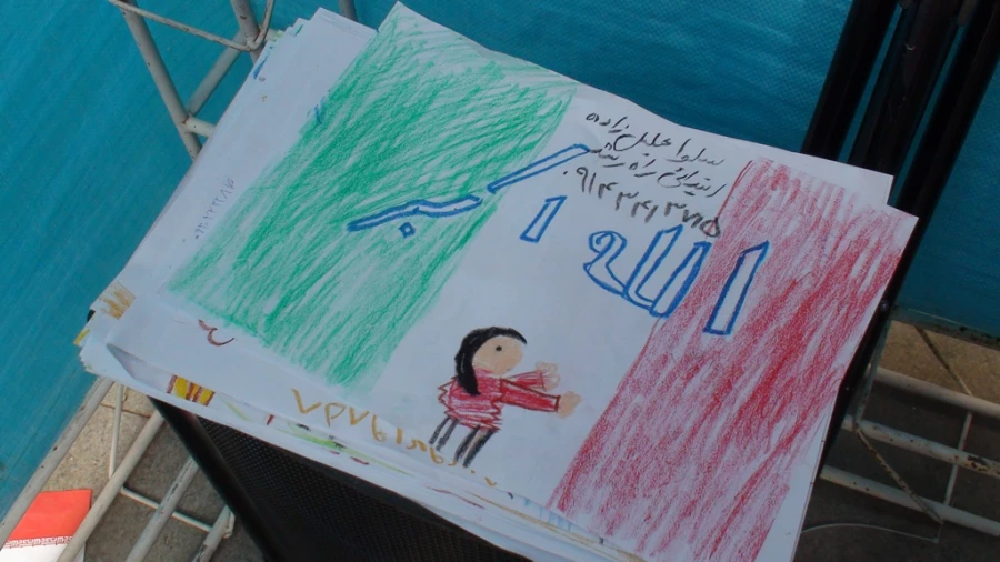 به همت بسیج دانشجویی پردیس :

برپایی ایستگاه نقاشی کودکان در راهپیمایی عظیم 22 بهمن
 2