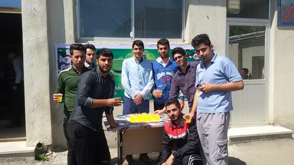 به همت بسیج دانشجویی : 

پخش شیرینی و شربت به مناسبت میلاد با سعادت امام علی (ع)
 4