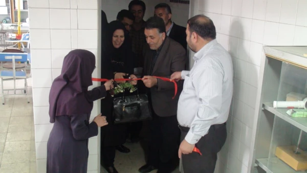 افتتاح نمایشگاه آزمایشهای جذاب علمی و بازیهای هنری در محل پردیس برای دانش آموزان مدارس ارومیه 5