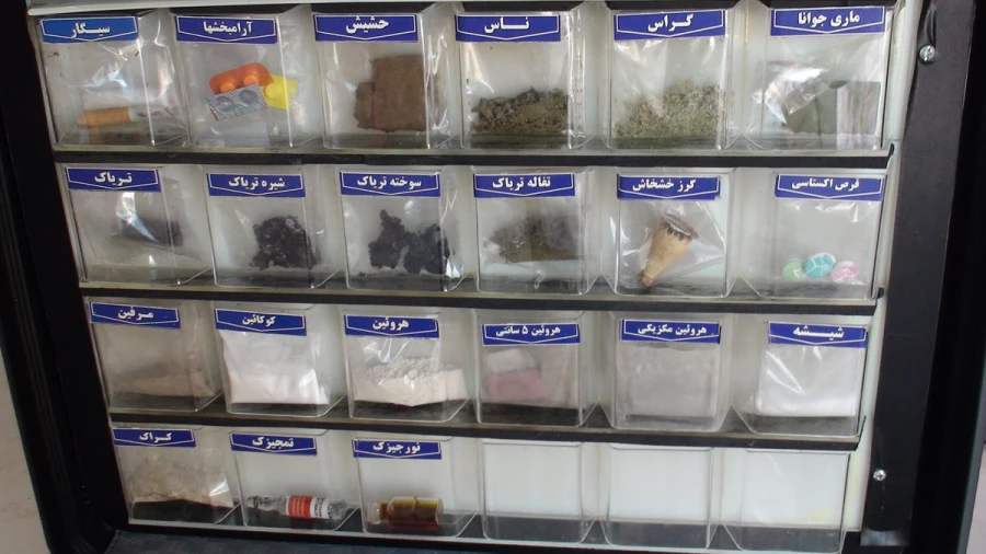 برپایی نمایشگاهی از آثار سوء مصرف مواد مخدر  در حاشیه مراسم افتتاحیه دوره ارتقا ماده 28