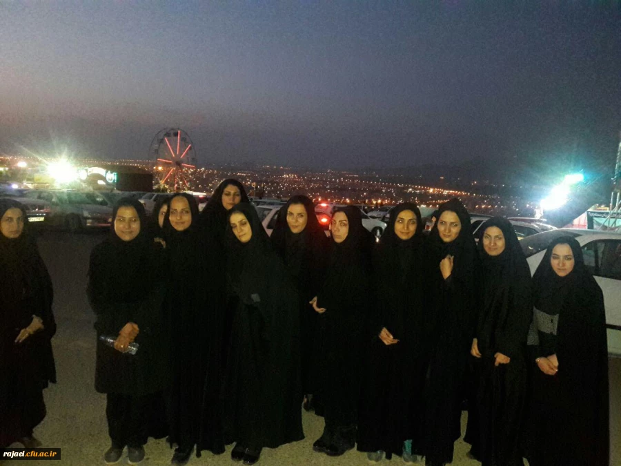 بازدید از نمایشگاه گل و گیاه در پارک جنگلی و گردش در پارک جنگلی و پذیرایی با کیک و بستنی از دانشجویان خواهر ماده 28 پردیس استان آذربایجان غربی