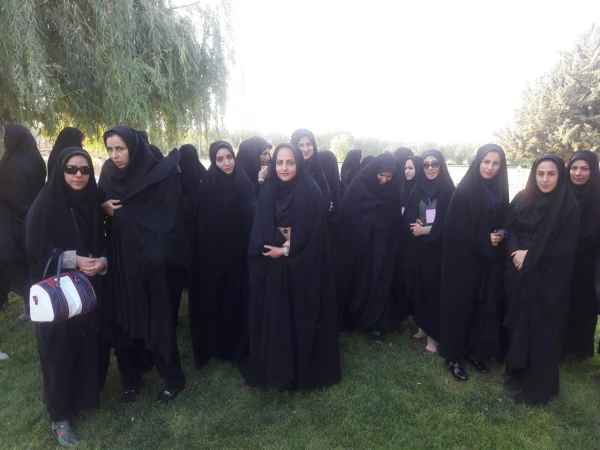 بازدید مهارت آموزان از بوستان بزرگ ائللر باغی و پذیرایی با بستنی و کیک 4