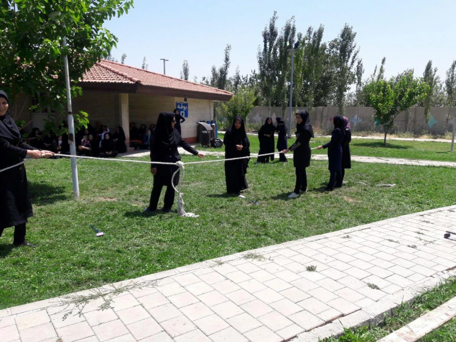 شرکت مهارت آموزان در اردو و برگزاری مسابقات ورزشی و تفریحی با اهدا جایزه به برندگان در مجتمع امام علی (ع)