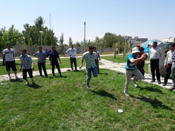 شرکت مهارت آموزان در اردو و برگزاری مسابقات ورزشی و تفریحی با اهدا جایزه به برندگان در مجتمع امام علی (ع)