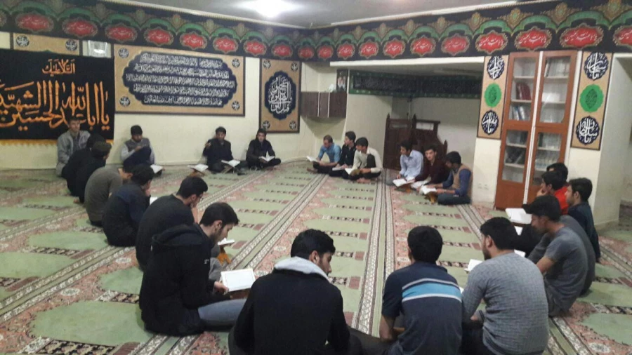 برگزاری جلسات هیئت قرآنی پردیس (تالیان نور ) 3