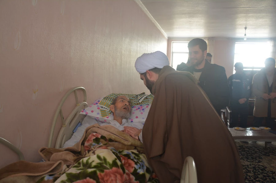 عیادت جمعی از مسئولین و دانشجویان پردیس از مجاهد نستوه حاج آقای حسنی بمناسبت فرا رسیدن روز 9 دی

 5