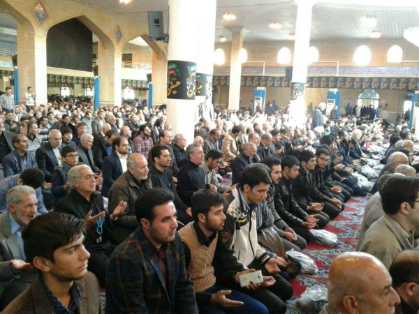 حضور منظم و هفتگی دانشجویان پردیس در فریضه عبادی و سیاسی نماز جمعه  5