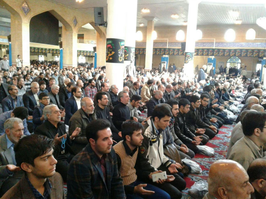 حضور منظم و هفتگی دانشجویان پردیس در فریضه عبادی و سیاسی نماز جمعه  5