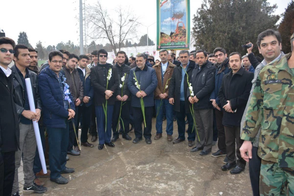 غبارروبی از مزار شهدای عالی مقام به مناسبت دهه فجر