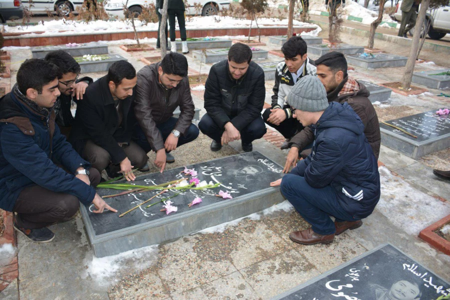 غبارروبی از مزار شهدای عالی مقام به مناسبت دهه فجر 4