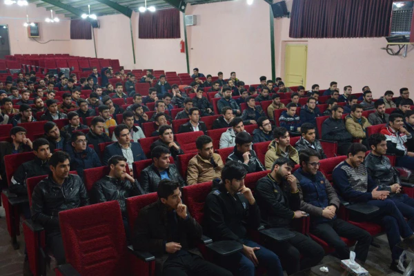 برگزاری جلسه پرسش و پاسخ مسئولین پردیس با دانشجویان 2