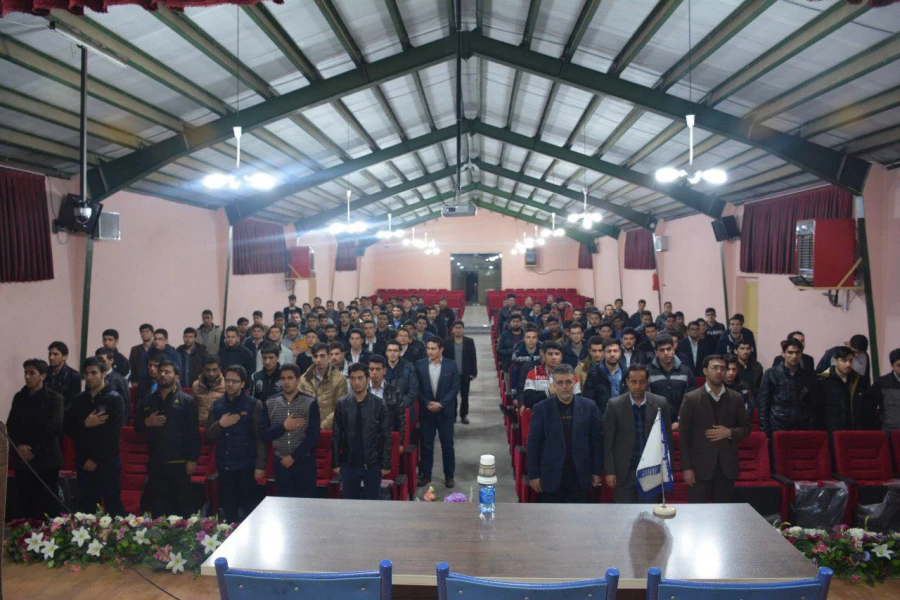 برگزاری جلسه پرسش و پاسخ مسئولین پردیس با دانشجویان