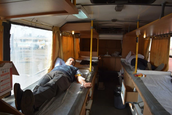 اهدائ خون توسط کارکنان ودانشجومعلمان بمناسبت روزاحسان ونیکوکاری