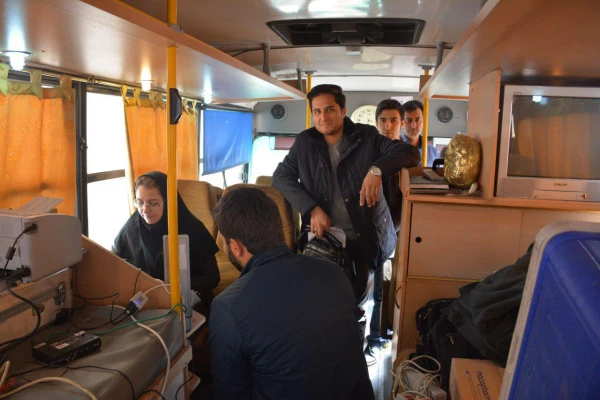 اهدائ خون توسط کارکنان ودانشجومعلمان بمناسبت روزاحسان ونیکوکاری 3