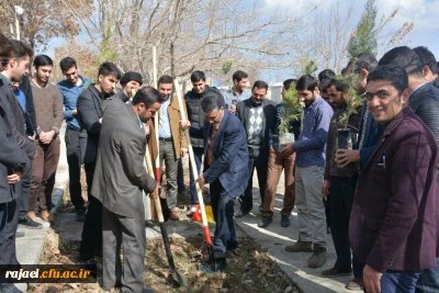 کاشت نهال در پردیس بمناسب روز درختکاری