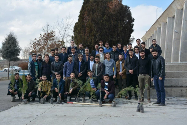 کاشت نهال در پردیس بمناسب روز درختکاری  4