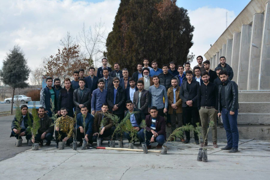 کاشت نهال در پردیس بمناسب روز درختکاری  4